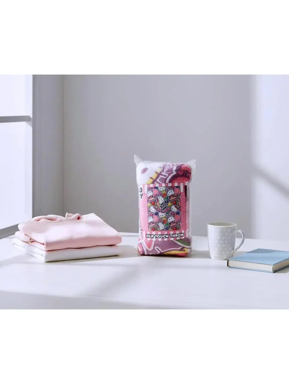 Hello Kitty Silky Touch Throw Blanket - Kids Blanket - Limited Edition